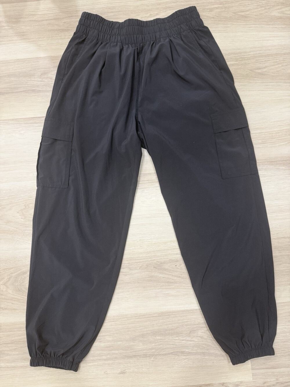 NWOT Vuori Villa Cargo Jogger Black Womens Size Medium